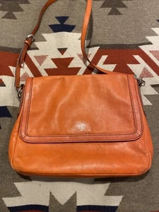FOSSIL ISSUE NO. 1954 Red Leather Turn Lock Crossbody Bag - Picture 1 of 8