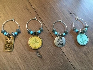 Nuevo Juego de 4 Marcadores de Bebidas Dije Vaso de Vino Artesanales (Hechos a Mano en Texas) - Imagen 1 de 5
