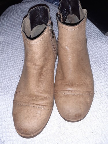 Stivaletti donna Timberland in pelle marrone misura 4 interni con cerniera ed elasticizzati.