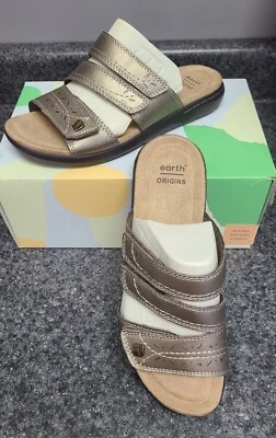 Sandalias Earth Origins Tawny Tenley Slide Platino Talla 7.5 Anchas. Nuevo con caja Foto 1 de 4