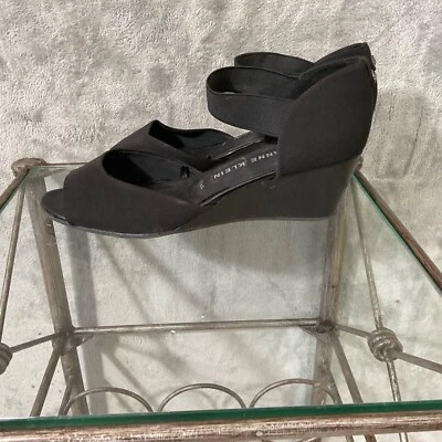 Sandalia Ann Klein Punta Abierta Tacón Cuña Para Mujer Talla 9 M Negra Oficina Comodidad Foto 1 de 4