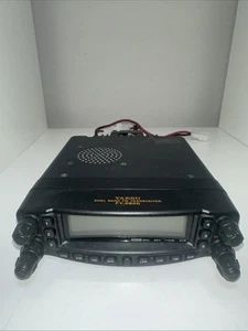 YAESU FT-8800R 144/440 UHF VHF Dual Band FM Transceiver Radio - FOR PARTS REPAIR - Zdjęcie 1 z 13