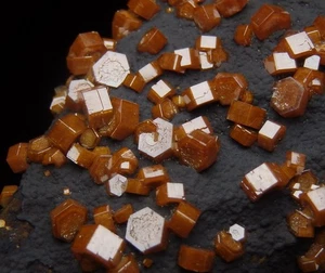 VANADINITE beautiful AESTHETIC crystals on Mn oxides !!! MOROCCO Mibladen /pl771 - Picture 1 of 16