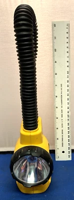 DeWalt DW919 Rechargeable Flashlight Adjustable Flexible Light 18V TOOL ONLY - Image 1 of 4