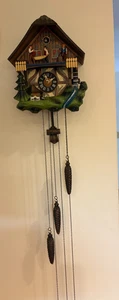 E. Schmeckenbecher - Foresta Nera - Orologio a cucù con segheria musicale FUNZIONANTE - GERMA - Foto 1 di 9