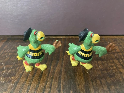 1989 Pittsburgh Pirates baseball Pirate Parrot PVC figure Lot of 2 Cover