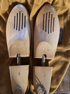 Mens Wooden Shoe Shaper Size 8 with Bags Used Good Condition - Picture 1 of 2