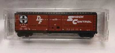 31340Atchison, Topeka & Santa Fe ATSF 10001 n-scale train 50' Box Car roofwalk - Image 1 of 4