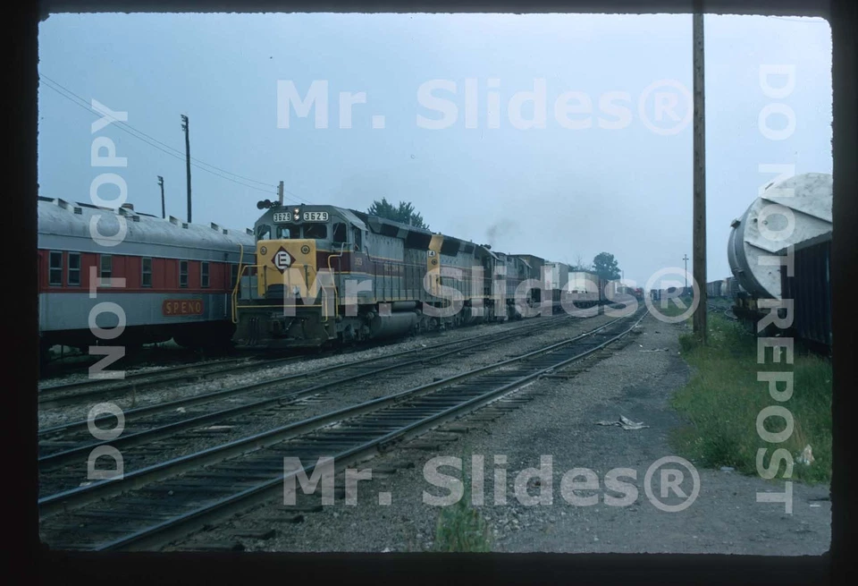 Diapositiva original EL Erie Lackawanna SD45 3629 y SD45 y C425 acción en 1970 Foto 1 de 1