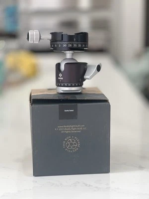 Really Right Stuff RRS BH-40 PCPro Ball Head with Screw-Knob Panning Clamp - Image 1 of 4