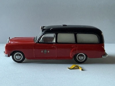 Tekno Denmark 731/32 Mercedes 220 S Ambulance Red 1:43  - Image 1 of 4