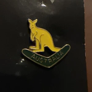 Australia Kangaroo & Boomerang Souvenir Lapel Pin With Backing - Picture 1 of 4