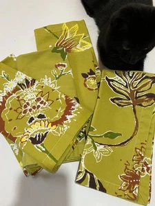 6 Crate & Barrel Irene Green Cotton Napkins Portugal - Picture 1 of 5