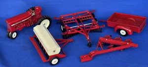 Vtg ERTL International Harvester IH Tractor Grain Drill Farm Set 1:16 Red Diecas - Picture 1 of 18