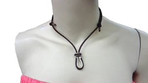 Collar ajustable de cuero marrón gancho zapato de caballo bohemio hippie tribal surfista - Imagen 1 de 3