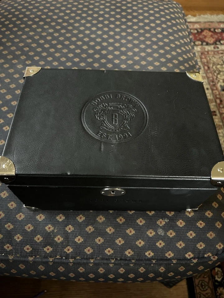 Estuche de Maquillaje Bobbi Marrón Baúl Negro Imitación Cuero Estuche Algunos Usan Sin Llaves Ver Fotos Foto 1 de 4