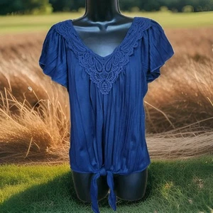 New Directions Damen Medium Oberteil marineblau Spitze Pullover vorne zum Binden gebraucht, in einwandfreiem Zustand - Bild 1 von 6