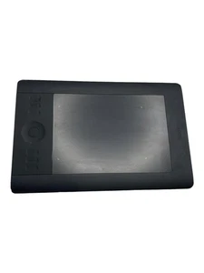 Intuos 5 Touch Wacom Tablet - Picture 1 of 5