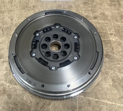 415 0748 10 ORIGINAL LUK SCHWUNGRAD FÜR 2.0 TDCi Focus III, KUGA II C-MAX II - Bild 1 von 4