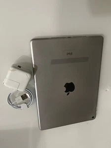 iPad Air 2 32 GB Wifi-Only Space-Grey Good Condition - Picture 1 of 9