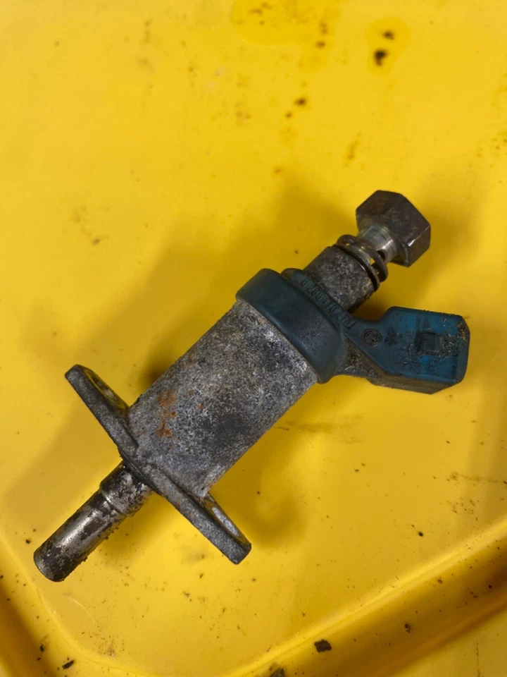 1980 - 83 宝马 E21 320i M10 冷起动阀喷射器 0280170410 — 第 1/1 张图片
