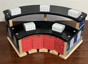 Train Imaginarium Wooden Railway Toys R Us Roundhouse Shed Thomas & Friends - Picture 1 of 5