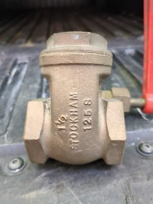 Bronze Stockham 1 1/2  125S  BRASS SWING VALVE - Image 1 of 4