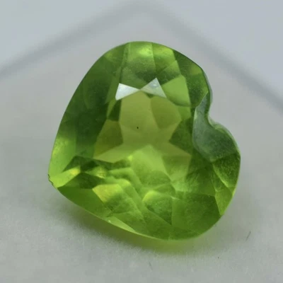 Natural Peridot Heart Shape Green 10.10 Ct CERTIFIED Rare Loose Gemstone - Image 1 of 4