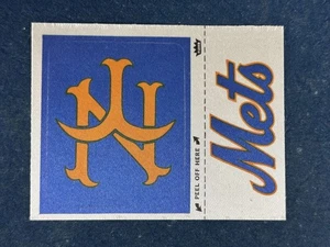 1968-72 Fleer Cloth Patches New York Mets EX-MT - Picture 1 of 2
