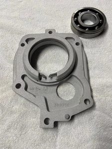 Muncie M20 M21 M22 4 Speed Transmission Mid-plate, Snap Ring & Bearing 3831752 - Picture 1 of 3