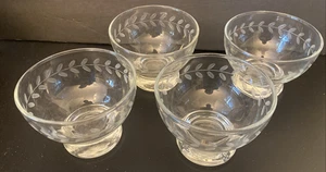 4er Set Anchor Hocking Lorbeerblattkranz geätzt Fuß Dessertschalen 3-5/8" - Bild 1 von 5