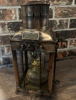 MARINE CARGO LIGHT 3954 GREAT BRITAIN 1939 Oil Lamp Brass Ship Carriage Lantern - Image 1 of 4