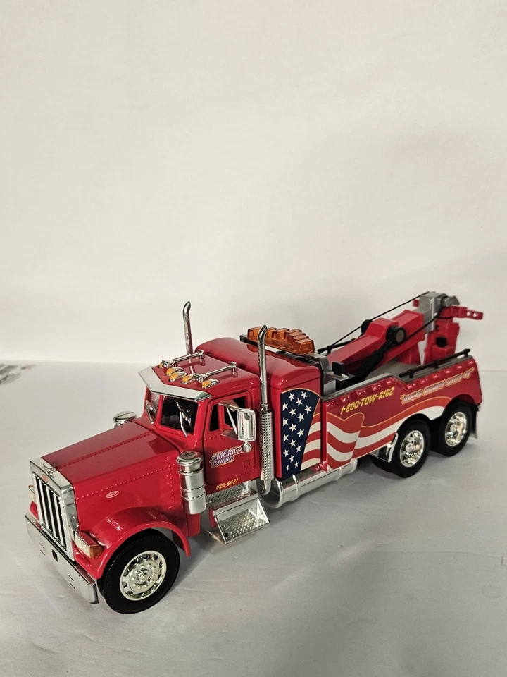 JADA TOYS ROAD RIGZ PETERBILT MODEL 379 1:32 AMERICAN TOWING  - Image 1 of 4