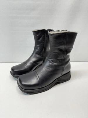 La Canadienne Black Leather Shearling Wedge serrated Rubber Sole Boots Sz 7.5 M - Image 1 of 4
