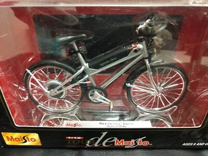 Tour de Maisto 1:12 Die Cast Metal Mercedes-Benz Hybrid Bike Bicycle Model - Picture 1 of 4