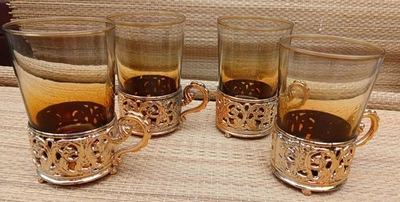 Set 4 bicchieri da fumo con supporto decorativo in plastica con manico - Immagine 1 di 4