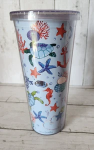 Bicchiere da viaggio Vera Bradley tazza "Anchors Aweigh" 24 oz tartaruga cavalli marini LEGGI - Foto 1 di 10