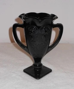 Vintage L.E. Smith Amethyst schwarz Vertiefung Glas Trophäe Urne Vase 7" H x 6" B - Bild 1 von 6