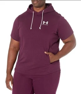 Herrenbekleidung Under Armour Rival Frottee linke Brust kurzärmeliger Hoodie - Bild 1 von 2