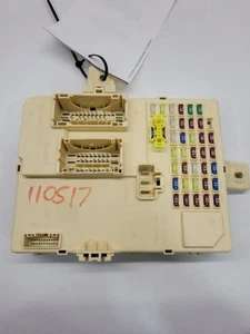 11 2011 HYUNDAI SONATA Interior Fuse Box OEM - Picture 1 of 12