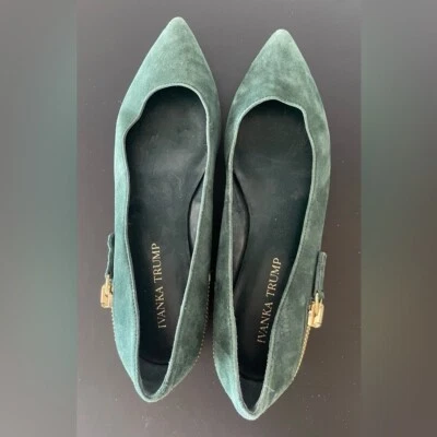 Zapatos planos puntiagudos Ivanka Trump con acento de cremallera talla 7. Buen estado usado Foto 1 de 4