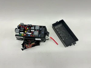 OEM 2008-11 BUICK LUCERNE CADILLAC DTS REAR FUSE BOX UNDER SEAT 13712253 - Picture 1 of 10