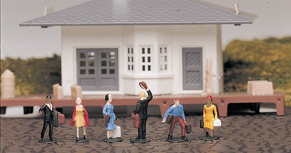 Bachmann HO Figures Passengers Waiting pkg(6) 42330 - Image 1 of 1