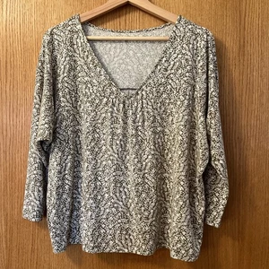 Top Granate Hill Acanalado Cuello en V Mujer M Verde Oliva Estampado Floral Manga 3/4 Tencel - Imagen 1 de 9