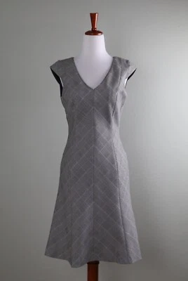 Vestido WHITE HOUSE BLACK MARKET $140 Estampado Pata de Gallo Cuello en V Línea A Talla 2 Foto 1 de 4