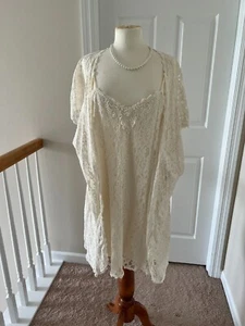 Vintage 80s Shadowline Ivory Lace Gown & Robe Peignoir Set Plus 3X - Picture 1 of 4