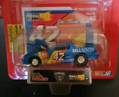 Racing Champions NASCAR Stock Rods '96 Camaro #42 Joe Nemecheck Bell South (RC) Foto 1 de 4