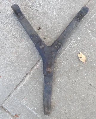 1926 1927 Model T Ford SPARE TIRE CARRIER "Y" BRACKET Original 30 x 3 1/2 Rim 23 - Image 1 of 4