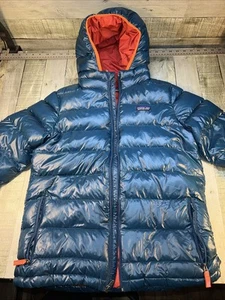 Youth Patagonia extra-large teal coat light stains hole in the right shoulder - Picture 1 of 7