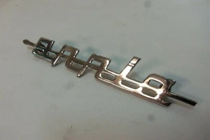 NUEVO DE LOTE ORIGINAL LANCIA Appia SCRIPT EMBLEMA MALETERO TRASERO LOGOTIPO INSIGNIA CROMADO - Imagen 1 de 4